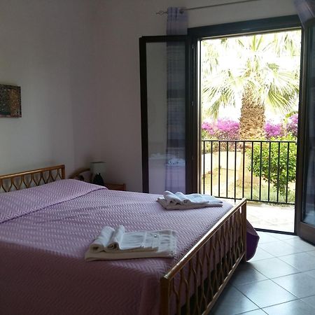 Hibiscus Rosso Villa Donnalucata  Buitenkant foto