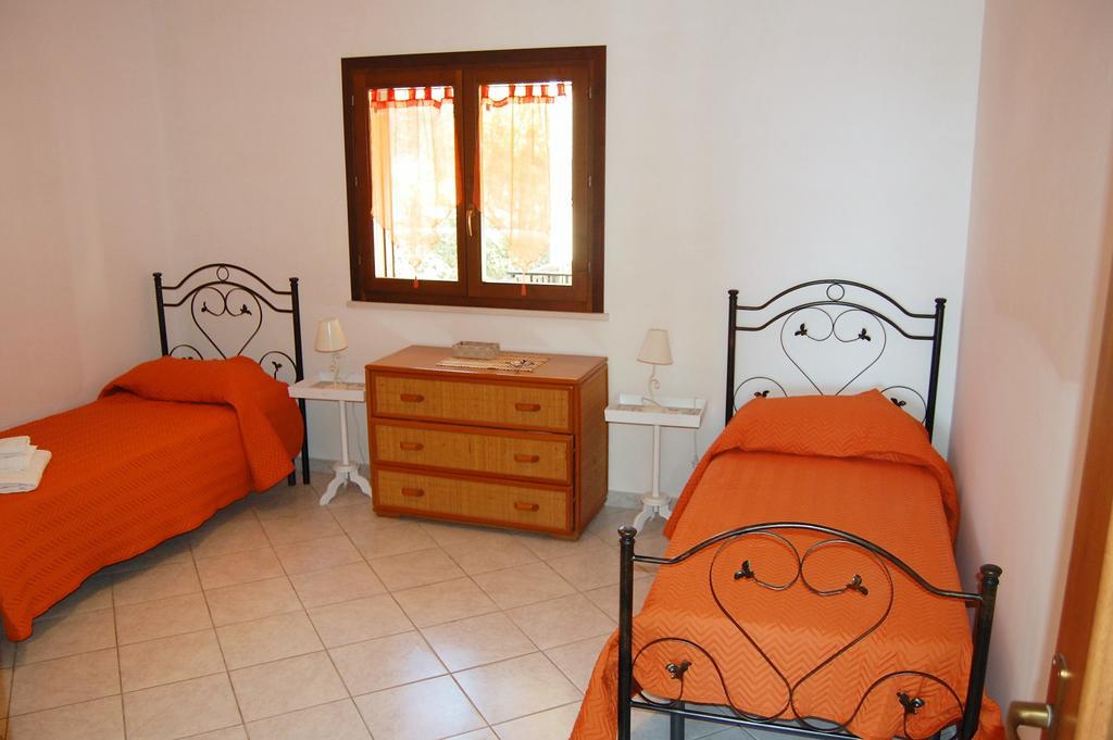 Hibiscus Rosso Villa Donnalucata  Buitenkant foto
